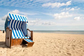 Fotobehang Heringsdorf, Duitsland Zomerse strandstoel tegenover