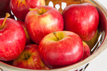 Apples in the bowl