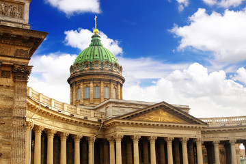 Fototapeta na wymiar Katedra Matki Boskiej Kazańskiej, Sankt Petersburg, Rosja
