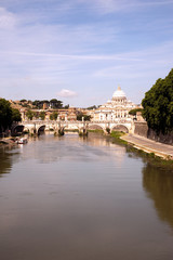 Rom Tiberbrücke - Blick zum Petersdom und Vatikan