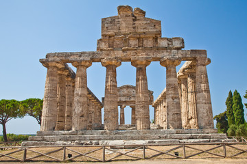 Fototapeta na wymiar Paestum świątynia - Włochy