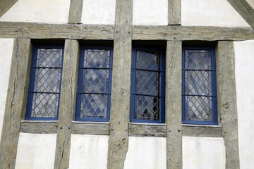 fenêtres à vitraux