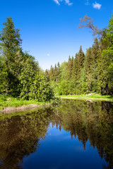 Obraz premium Summer landscape with river and blue sky