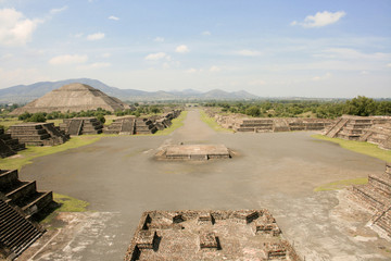 Widok na Teotihuacan, aleja zmarłych