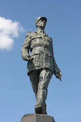 Fototapeta premium statue du général de gaulle, paris