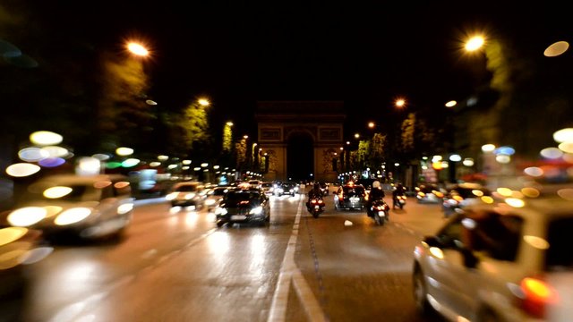 Traffic in Paris VIII