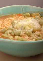 zuppa di fave e formaggio pecorino