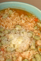 zuppa con fave verdi