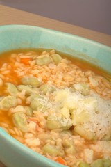 zuppa con fave verdi