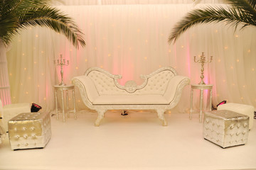 trone