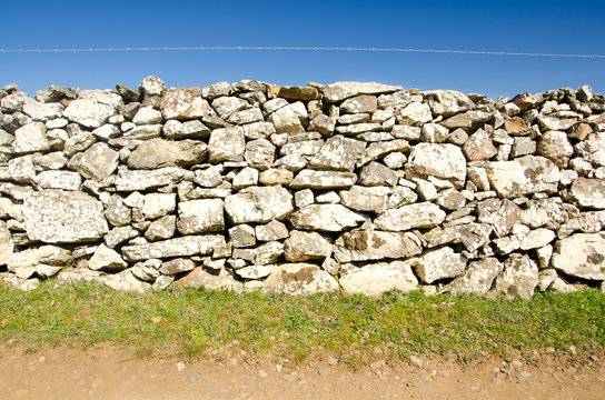 Sardegna, recinto in pietra