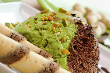 Gelato cioccolato e pistacchio, close-up