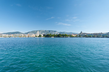 Fototapeta na wymiar Lake Geneva Old Town Saleve