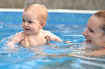 baignade de bébé