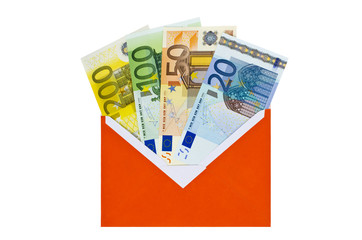 Euro-Geldscheine im roten Umschlag
