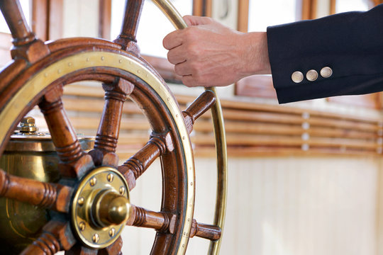 Hand am Steuer 2