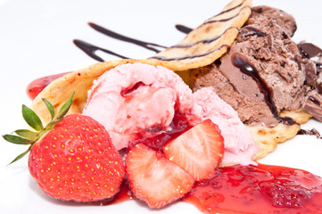 Strawberry- and Chocolate Ice Cream Isolated