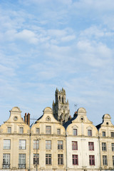 Fototapeta na wymiar Fasady budynków w francuskim Arras