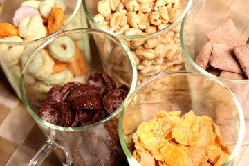 a mix of breakfast cereals