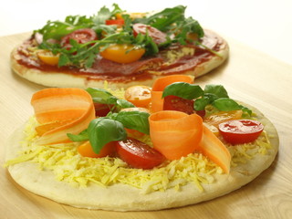 Fototapeta na wymiar Vegetarian pizza