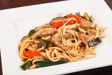 noodle with beef and vegetables