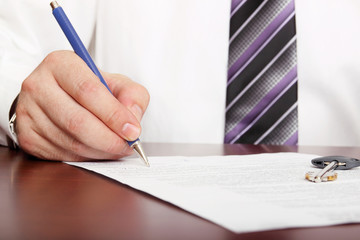 house contract signing