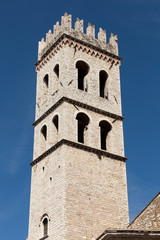 Fototapeta na wymiar Wieża świątyni Minerwy w Asyżu, Włochy.
