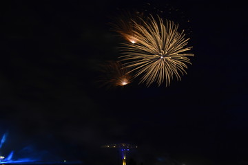 feu d'artifice &agrave; nantes or
