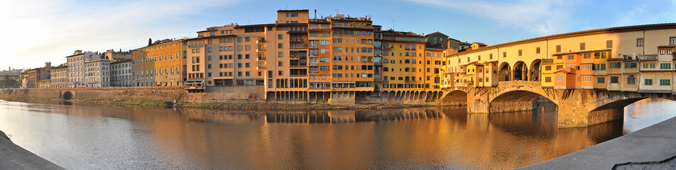 Fototapeta na wymiar Florencja widok na stary most