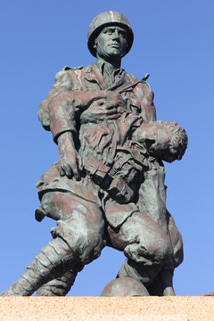 MONUMENTO AI CADUTI ARZACHENA 08
