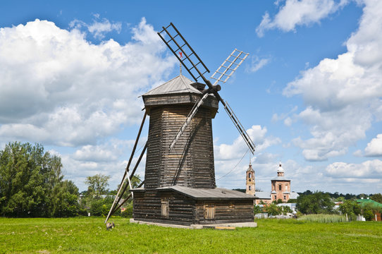 Старая ветряная мельница