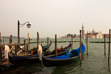 Fototapeta na wymiar Wenecja z gondolami