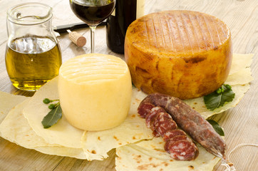 Formaggi,salsiccia e vino rosso dalla Sardegna