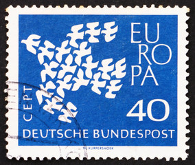 Postage stamp Germany 1961 19 Doves Flying as One, European Inte
