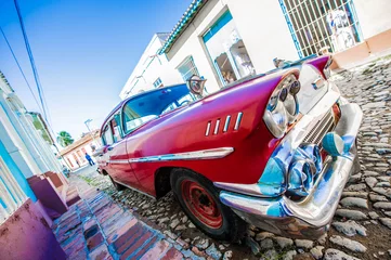 Zelfklevend Fotobehang oude cuba auto © asaflow