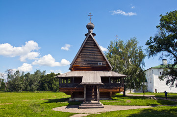 Деревянная церковь в  Суздалье