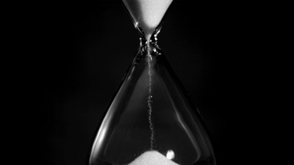 Egg timer in super slow motion emptying