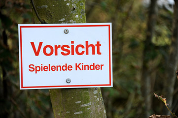 Schild, Vorsicht, Spielende Kinder, Warnung, Straßenverkehr