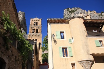dans Moustiers Sainte Marie