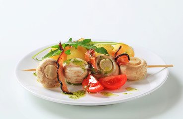 Mushroom skewer with potatoes