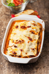 italienische Lasagne in einer Auflaufform