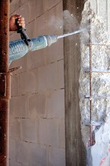 Intervento su pilastro in cemento armato da rinforzare