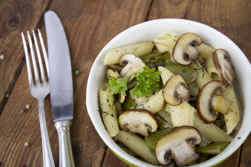Nudeln mit Champignons