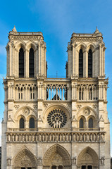 Fototapeta na wymiar Fasada katedry Notre Dame