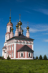 Fototapeta na wymiar Mihaly wiejskie świątynie w okolicy Suzdal