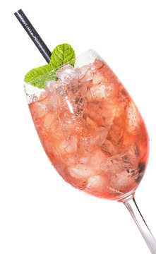Rhabarbersaft Schorle mit Eis udn Minze
