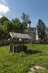 Деревянный колодец в Русской деревне