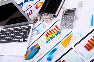 Obraz premium Financial papers on the table
