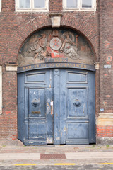 Fototapeta na wymiar Old archway and door