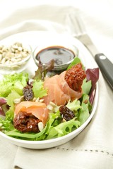 salmon and dry tomatos salad